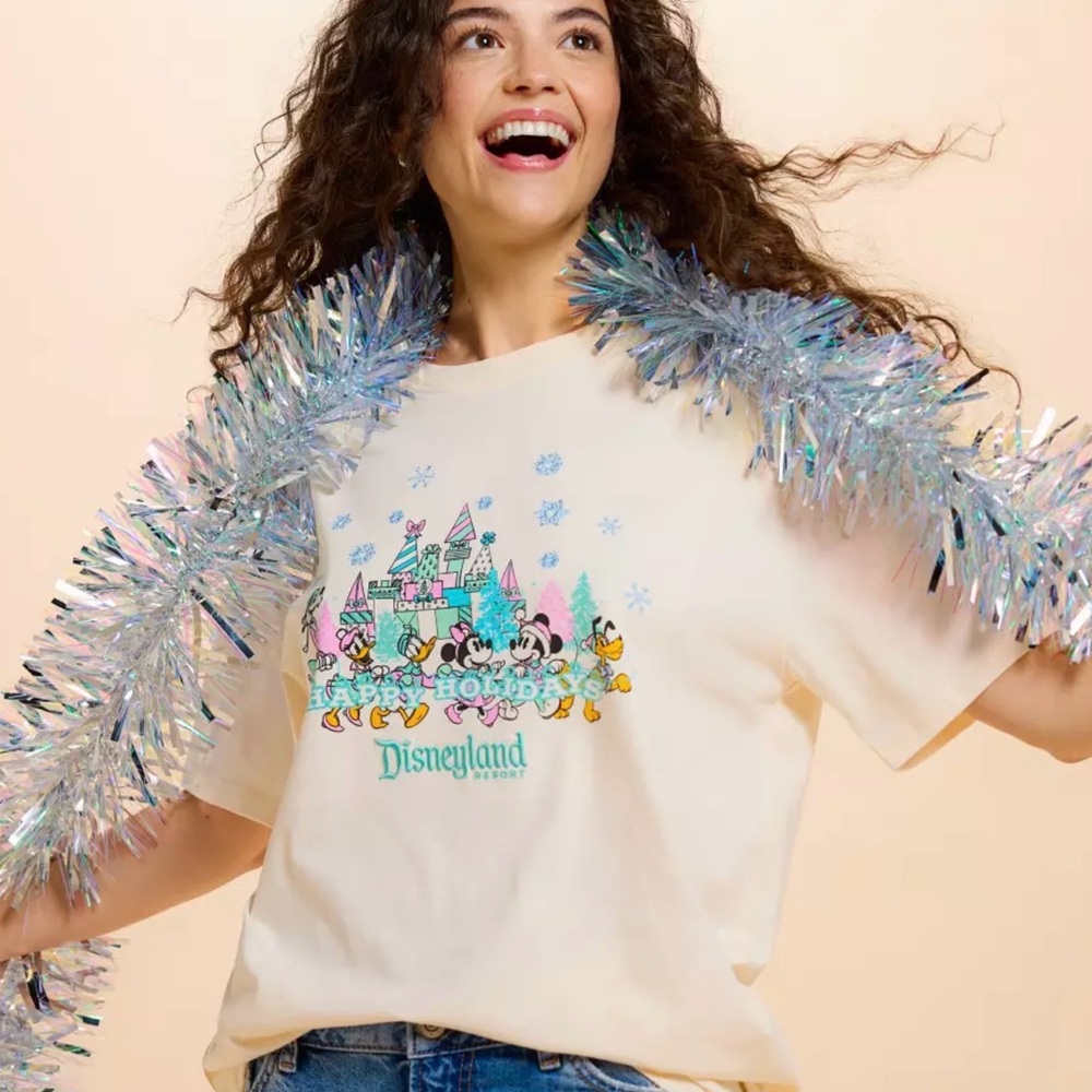 Mickey Mouse and Friends Holiday T-Shirt for Adults – Disneyland- Size L